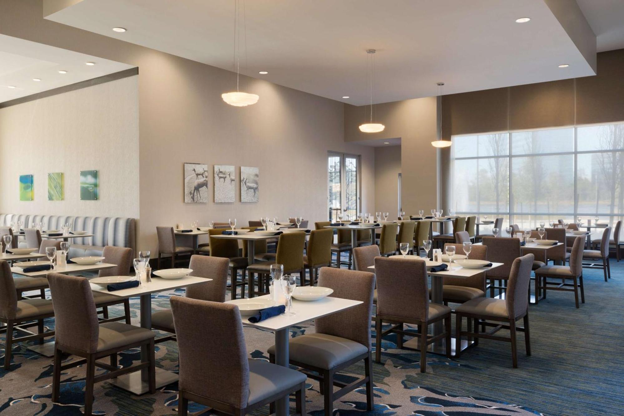 Embassy Suites By Hilton The Woodlands Exterior foto